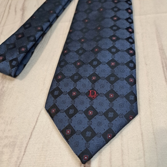 Christian Dior Elegant Blue, Black, and Red Patterned Tie - Picture 1 of 7